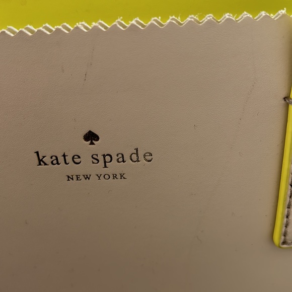 Kate spade purse. Comes with garment bag - Picture 3 of 3